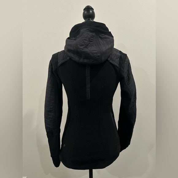 Lululemon Convertible Jacket - Picture 6 of 6